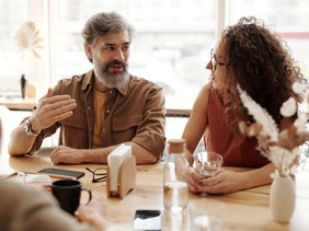 Unterhaltung zweier Personen
