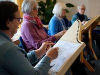 Harfenspielerinnen